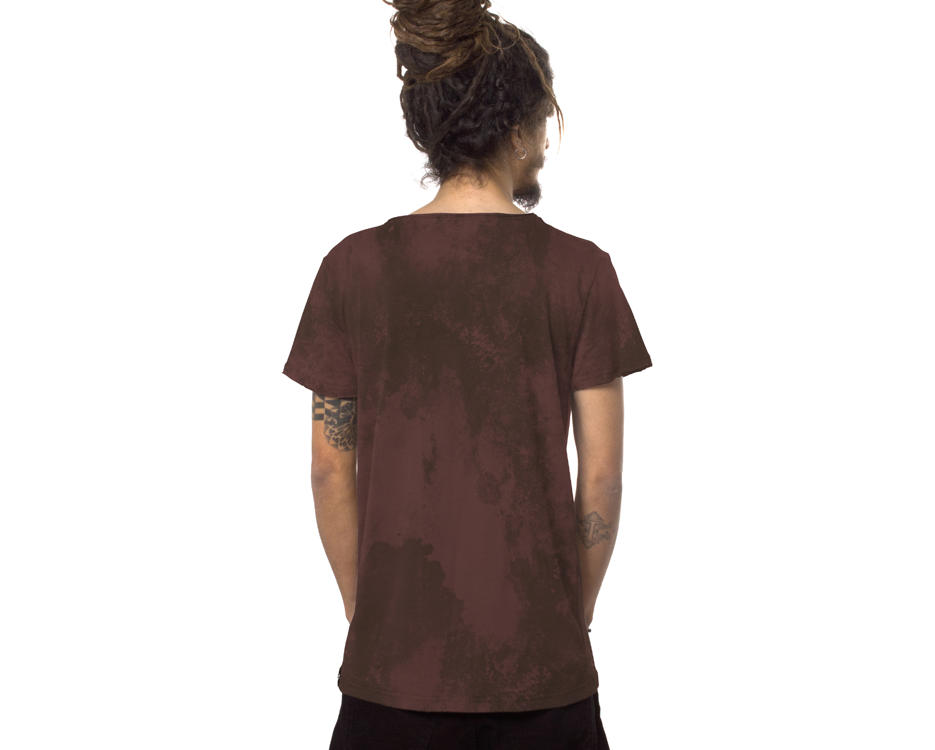 men t-shirt in Bordeaux with a digital psychedelic print 